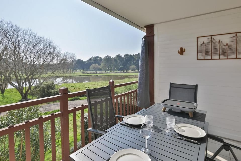 Vue Lac - Piscine, Tennis & Golf - rénové Apartment in Talmont-Saint-Hilaire