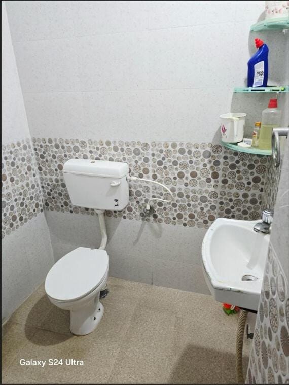 Prime 2BHK Near Ring Road Spacious & Family frdly Apartment in India