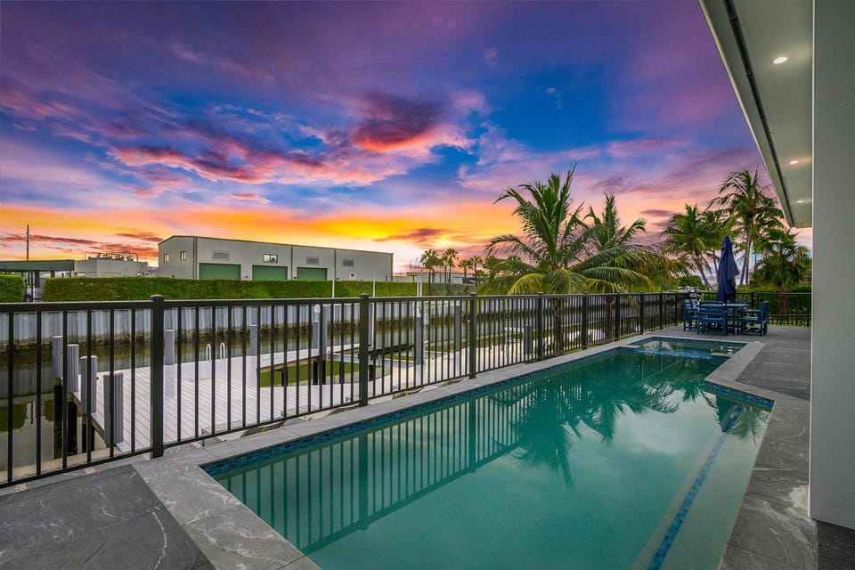 Pool view, Swimming pool