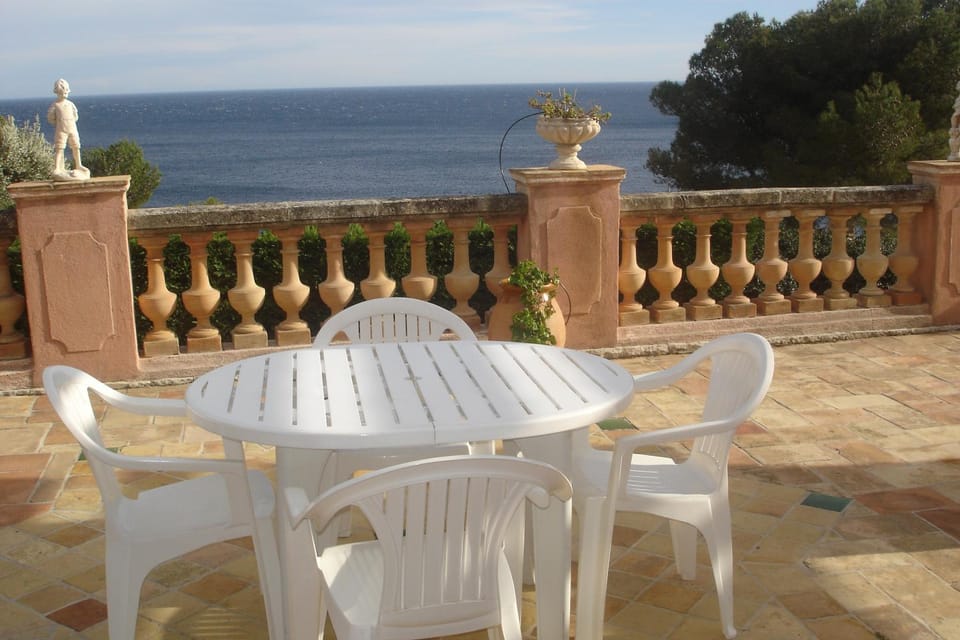 ANTHEOR Vue Mer Féerique 2 pièces dans Villa Apartment in Saint-Raphael