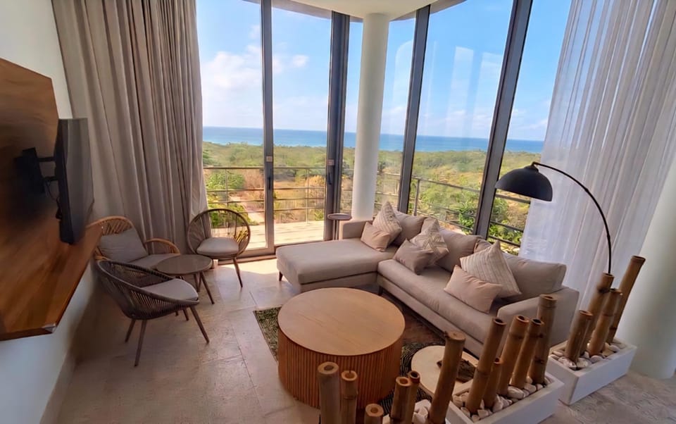 Natural landscape, View (from property/room), Balcony/Terrace, Seating area, Sea view