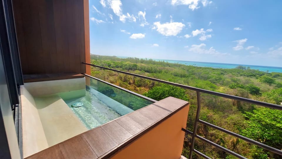 Day, Natural landscape, View (from property/room), Balcony/Terrace, Sea view, Swimming pool