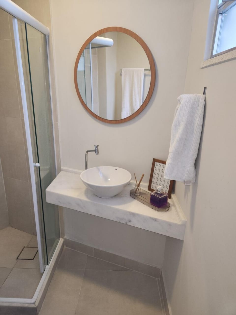 Shower, Bathroom, towels