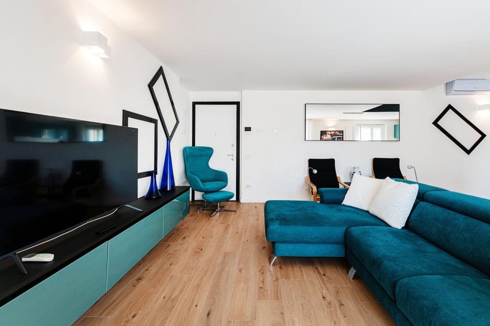 Panorama Pool House Apartment in Bellagio