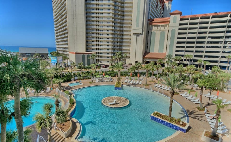 Pool view, Swimming pool