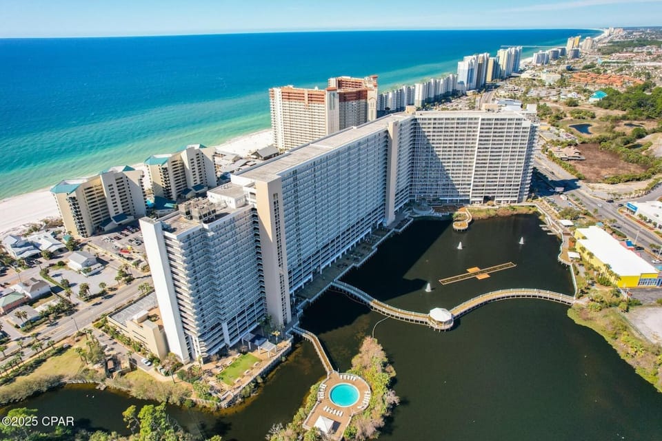 Property building, Day, Bird's eye view, City view, Sea view