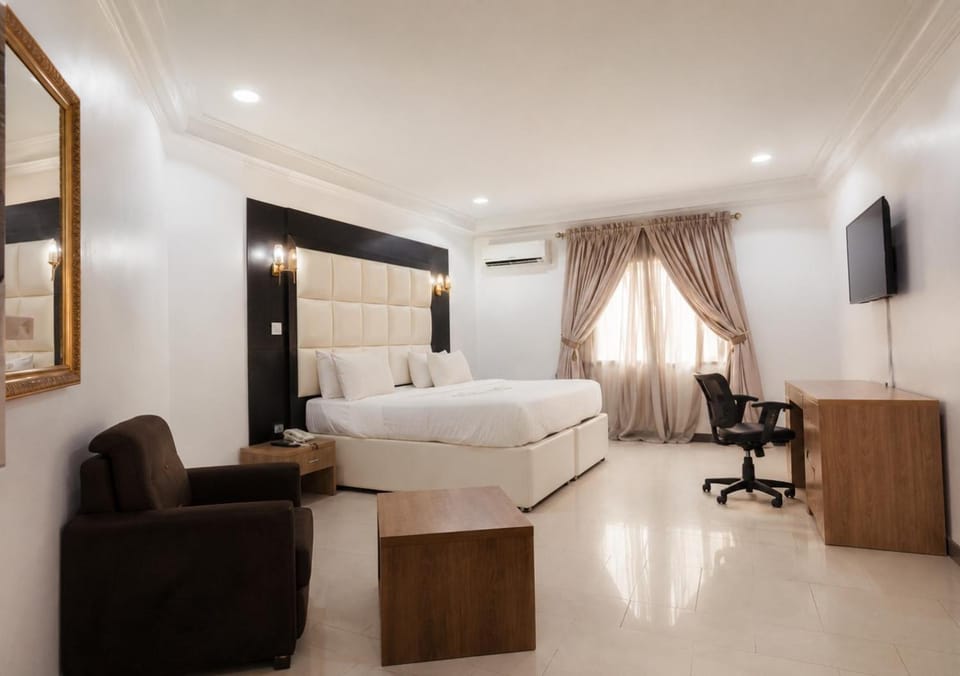 Property building, View (from property/room), Bedroom, room service, VIP
