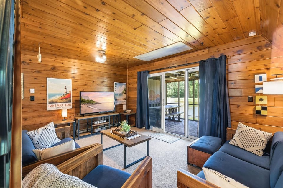 Chalet 94 Lakeview Nr Beach and Resort Amenities Chalet in Lincoln Township