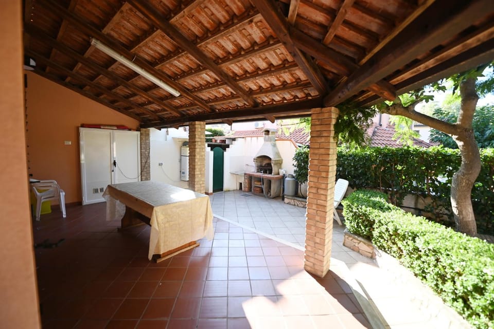 Shower, BBQ facilities, Balcony/Terrace