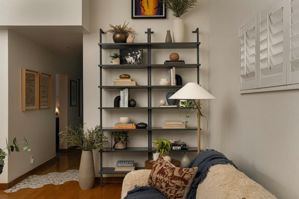 Walk to Venice Beach! Couple's Apt w/ Rooftop Deck Apartment in Venice Beach