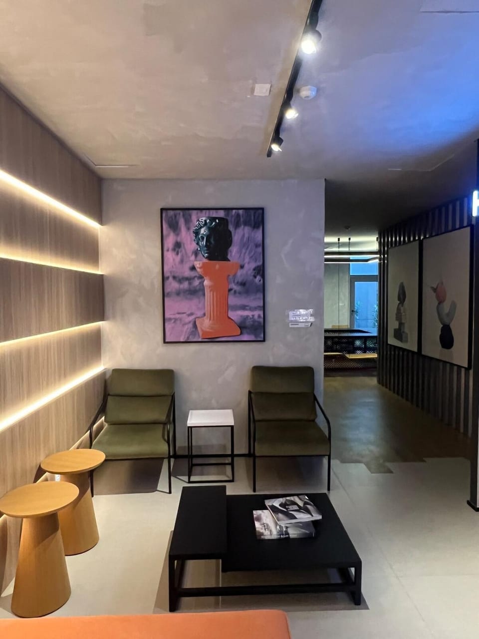 Communal lounge/ TV room