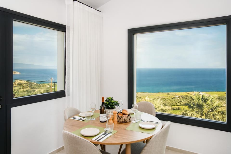 Natural landscape, Food and drinks, Dining area, Food, Mountain view, Sea view