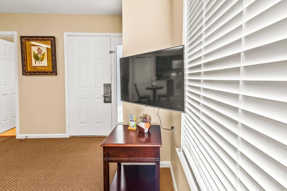 Golf & Pool Condo Family Friendly in New Bern House in Fairfield Harbour
