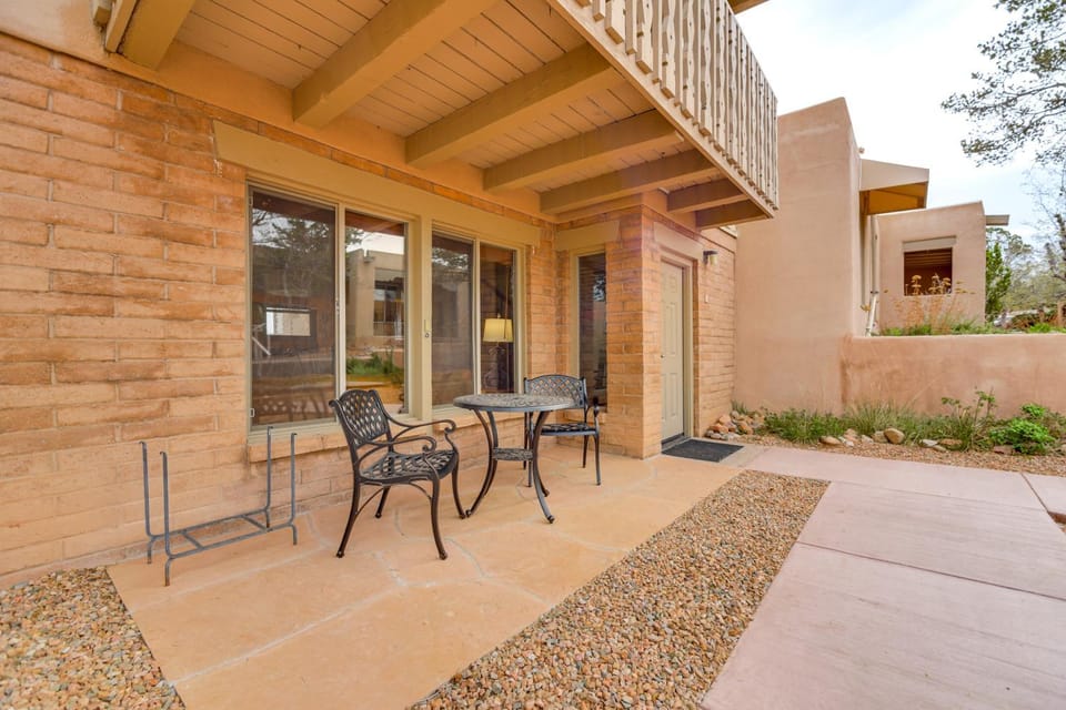 11-Min Walk to Santa Fe Plaza! Condo w/ Pool House in Santa Fe