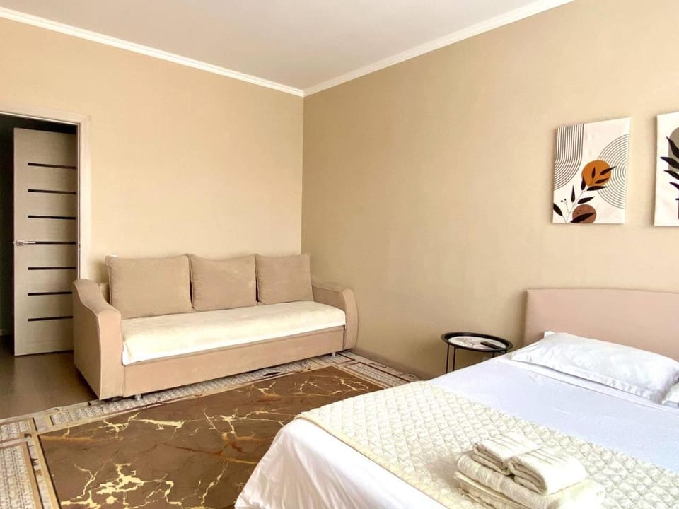 1-комнатная по Турану Apartment in Kazakhstan