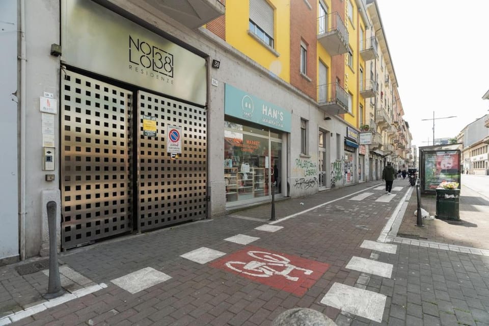 City view, Street view
