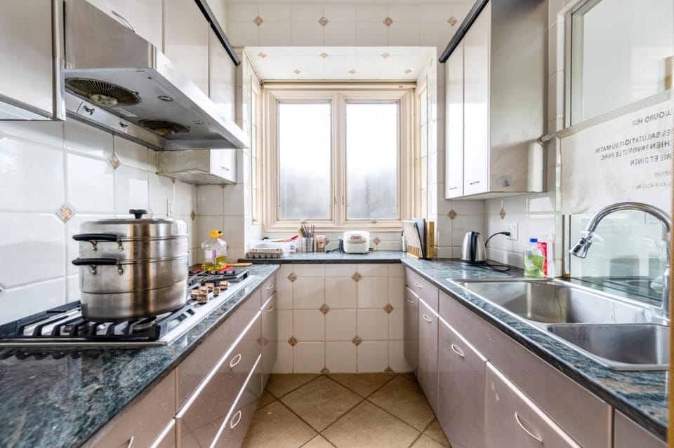 Easeful Room in Kerrisdale Near UBC and Transit Vacation rental in Vancouver