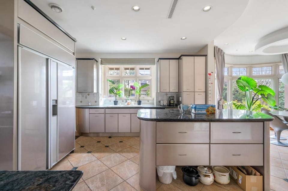 Easeful Room in Kerrisdale Near UBC and Transit Vacation rental in Vancouver