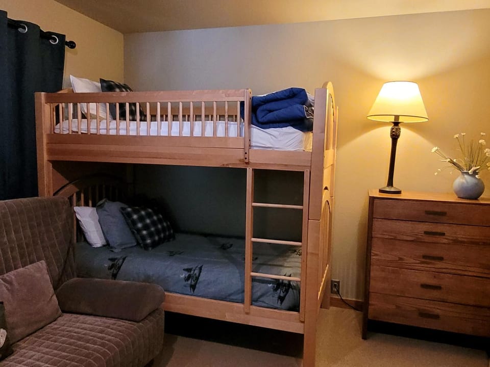 89 Meadow House Apartment in Sunriver
