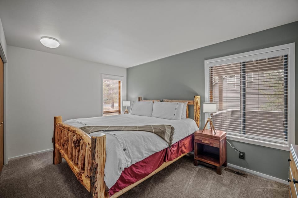 8 Dutchman Lane House in Sunriver