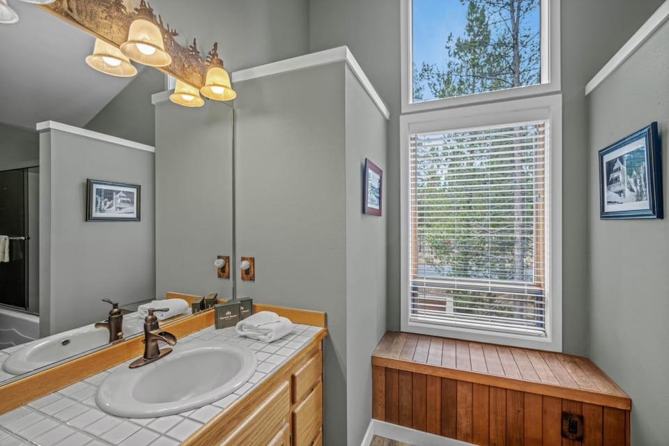 8 Dutchman Lane House in Sunriver