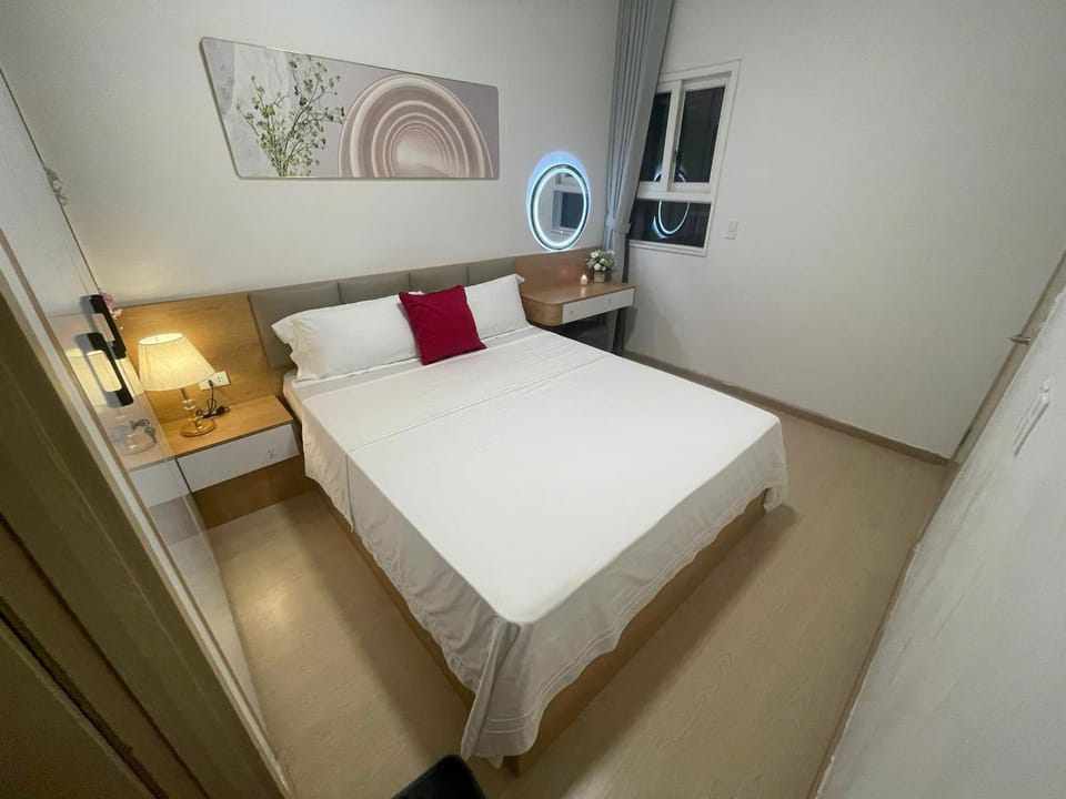 Bed, TV and multimedia, Photo of the whole room, Bedroom, hair dresser