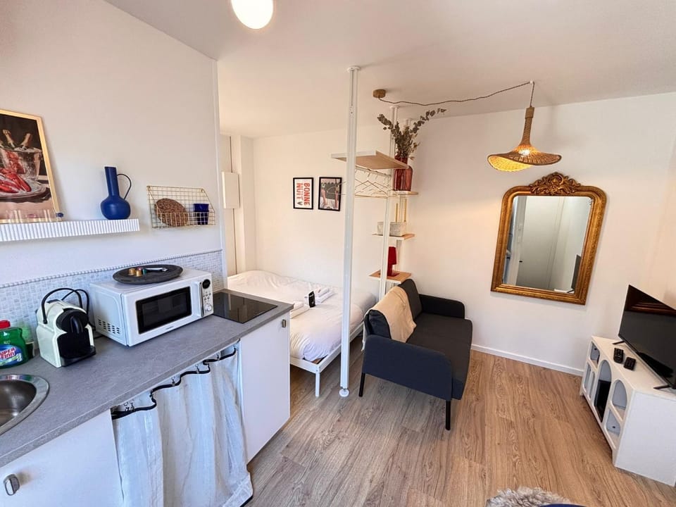 Kitchen or kitchenette, Living room, Photo of the whole room