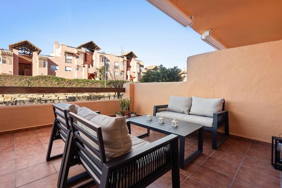 Spacious apartment with terrace near the beach Apartment in Costa del Sol