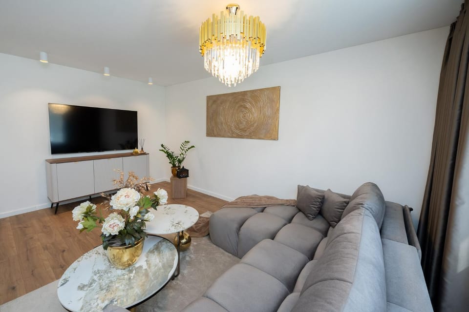 Golden Luxury Apartment- Self Check-in Apartment in Lithuania