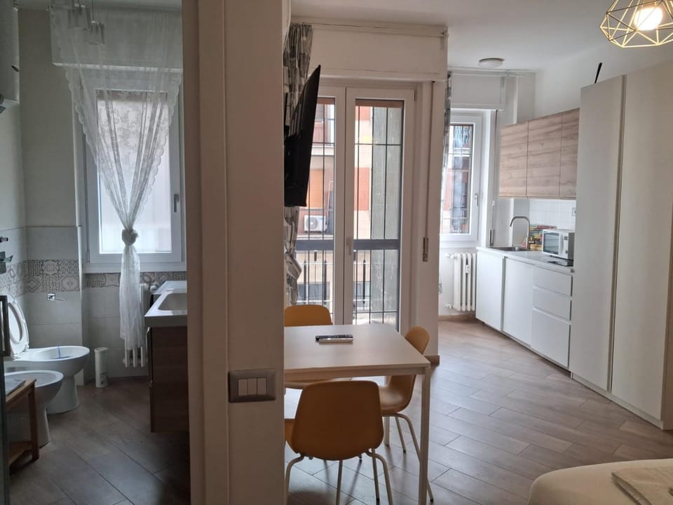 Bed, Kitchen or kitchenette, Living room, Photo of the whole room, Seating area, Dining area