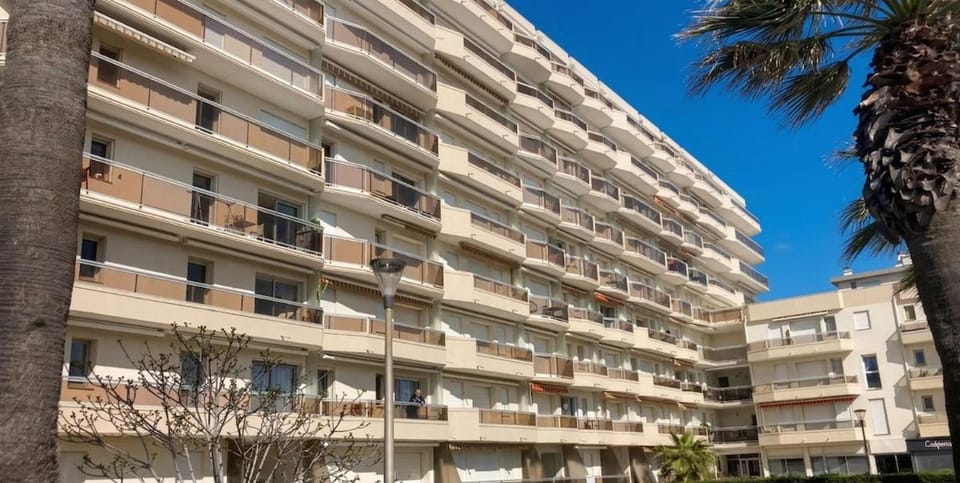Property building, Balcony/Terrace