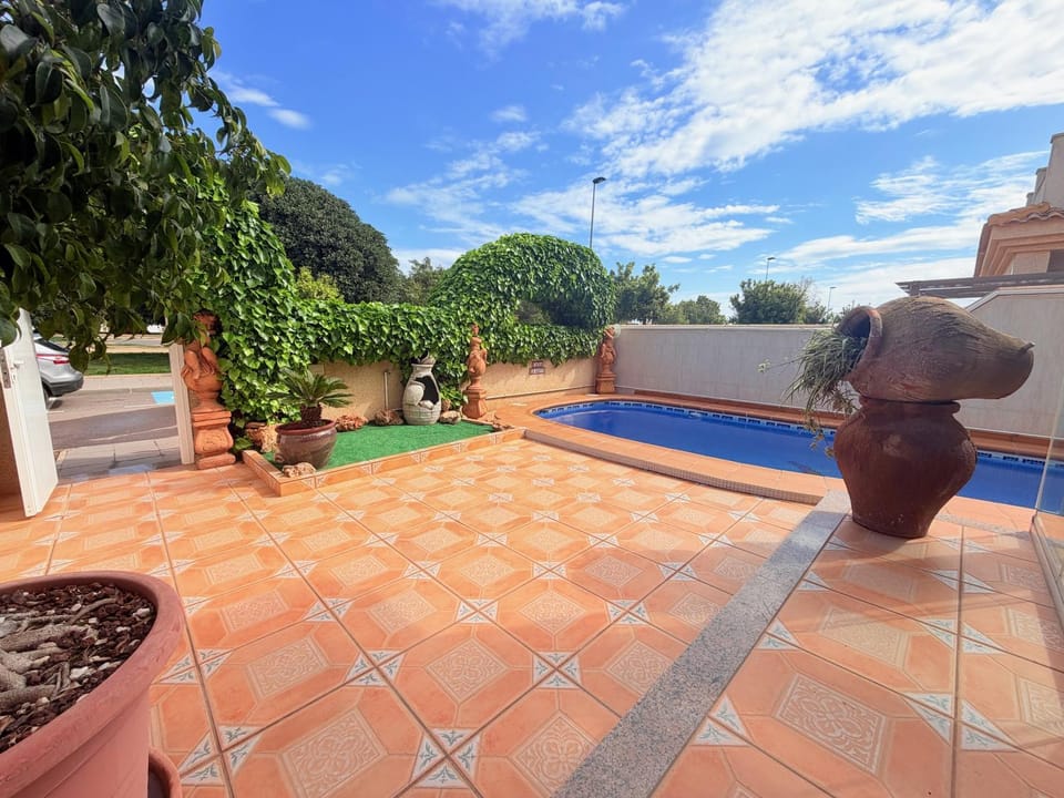 Garden, Balcony/Terrace, Swimming pool