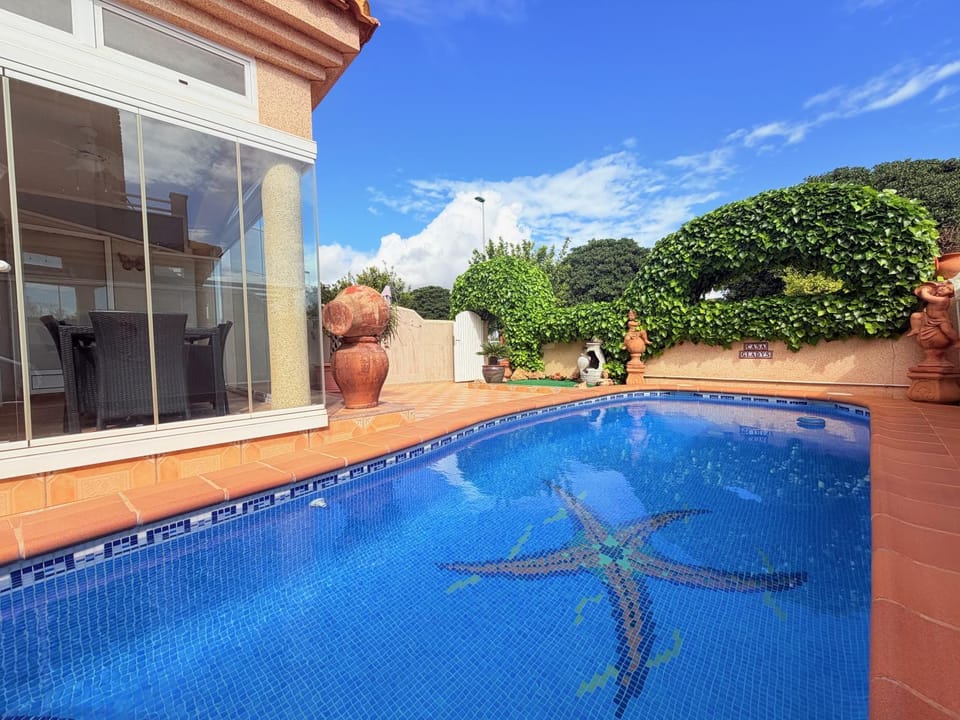 Garden, Swimming pool