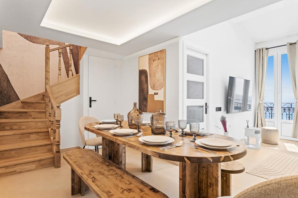 Living room, Seating area, Dining area