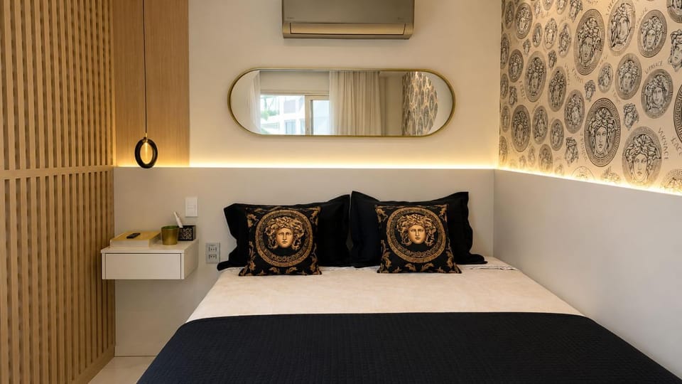 Bed, Photo of the whole room, Bedroom, air conditioner