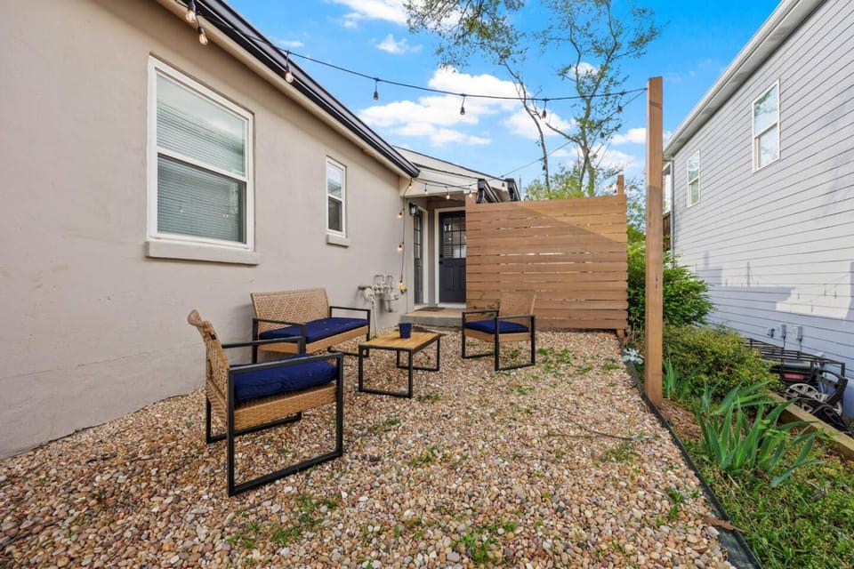 Patio, Seating area