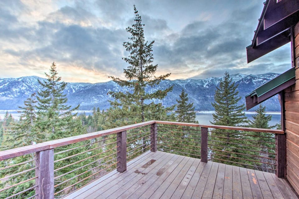 Game Room & Mtn Views: Large Cle Elum Lake House House in Cle Elum Lake