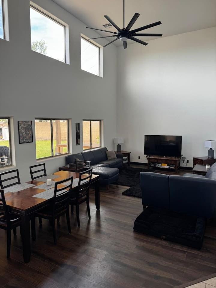 Luxury Room - Queen Bed, Pool & Fast Wi-Fi! House in Gilbert