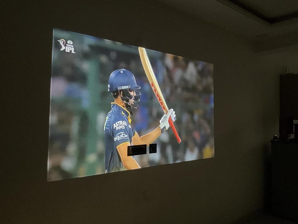 Mi Casa Amore - Cozy 2BHK with Projector Apartment in New Delhi