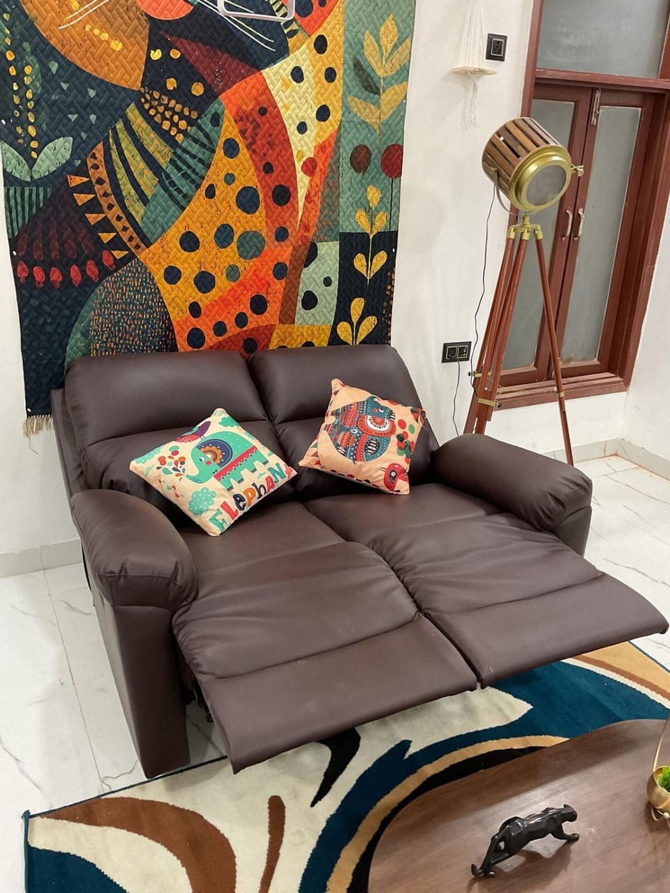 Mi Casa Amore - Cozy 2BHK with Projector Apartment in New Delhi