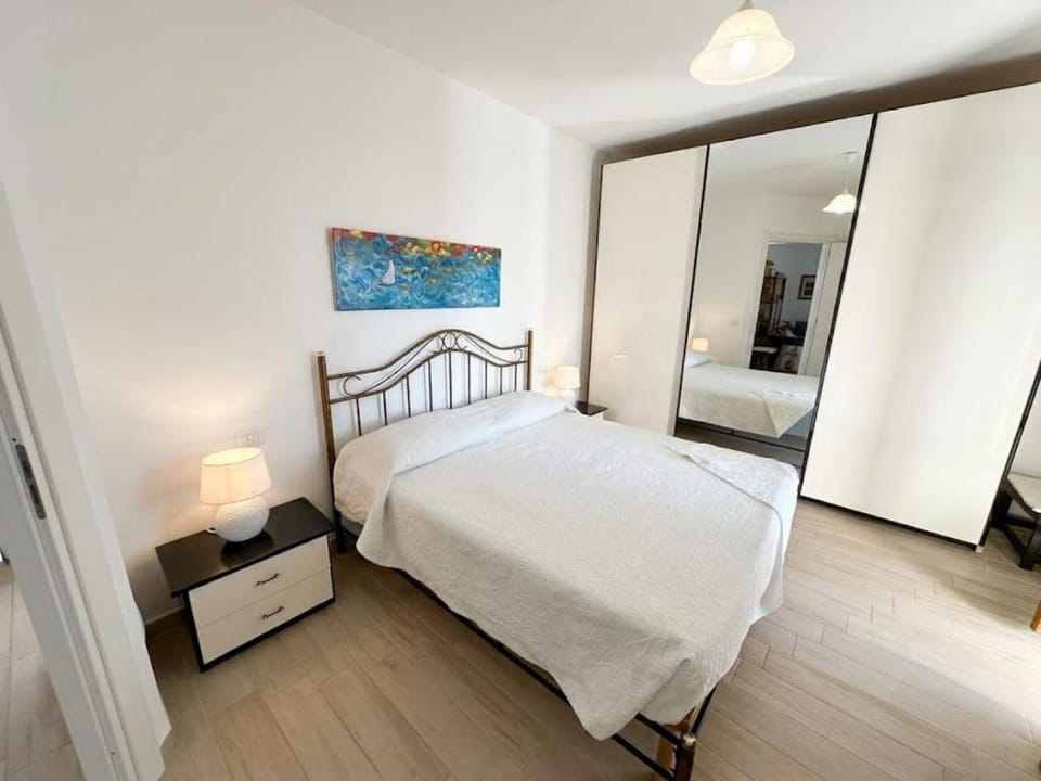 Bedroom, wardrobe