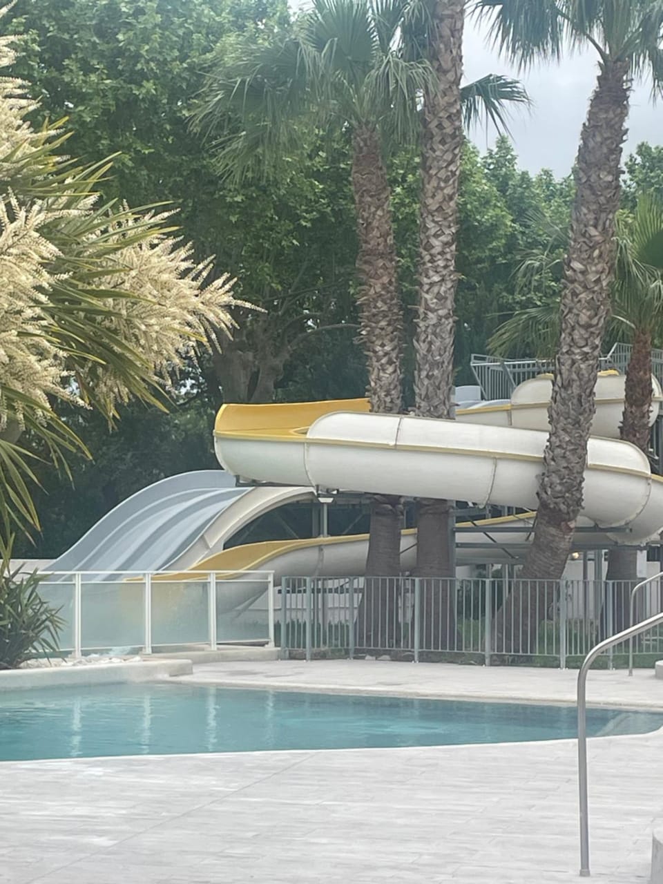 Mobilhome Ligaropa climatisé 3 ch 6 pers camping des 7 fonts Campground/ 
RV Resort in Agde