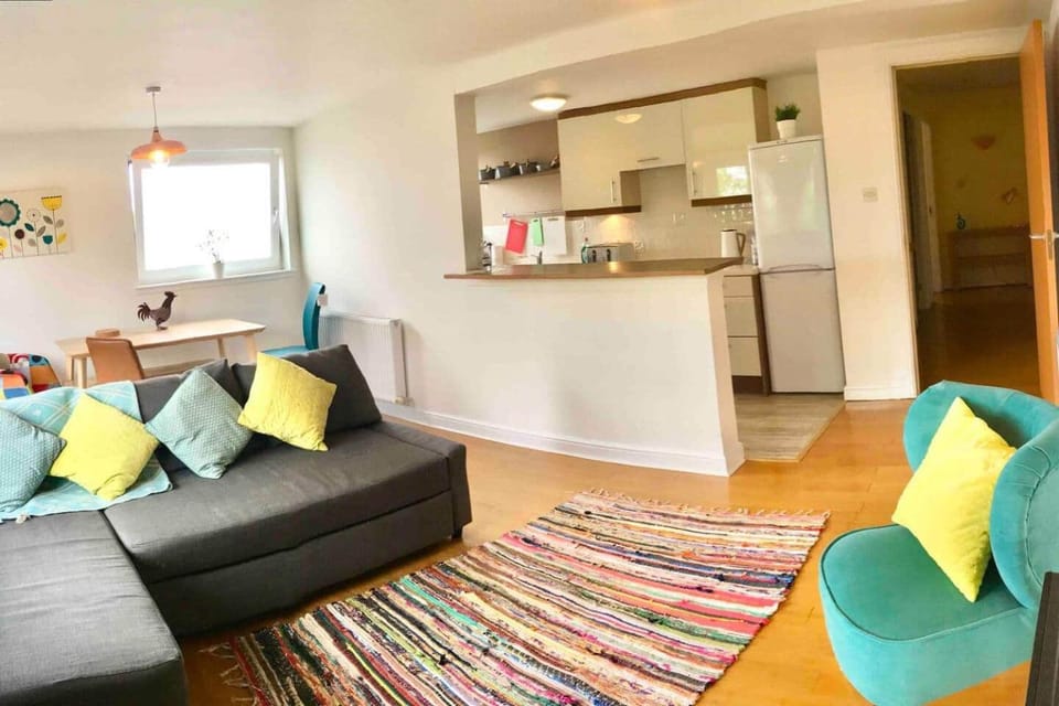 Bright and Modern West End Apartment with free parking Apartment in Glasgow