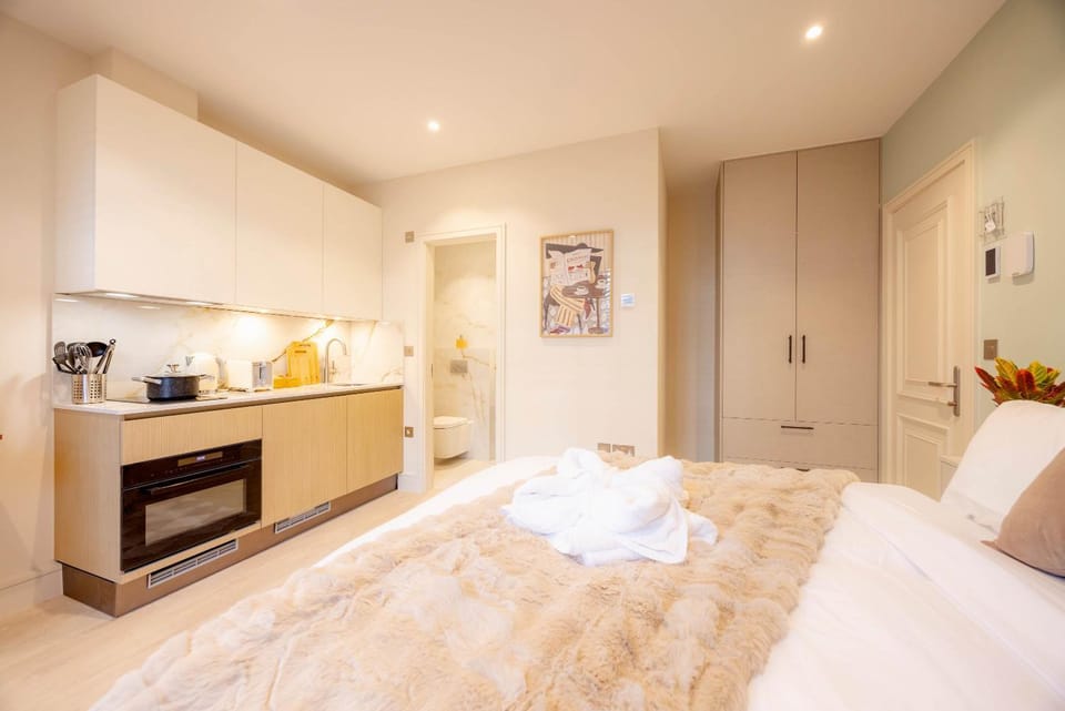 Kitchen or kitchenette, Photo of the whole room, Bedroom