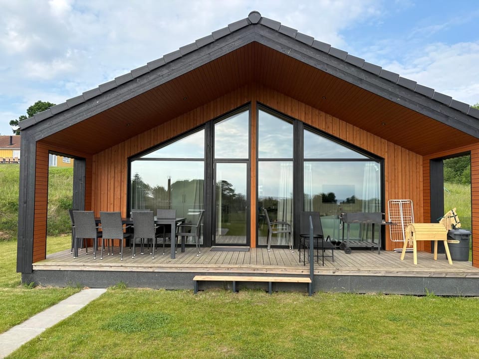 Sea View House with Sauna & Hot Tub for 8 House in Augustenborg