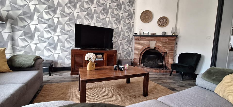 Communal lounge/ TV room, Living room, fireplace