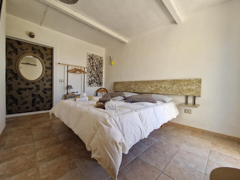 Bed, Decorative detail, Bedroom