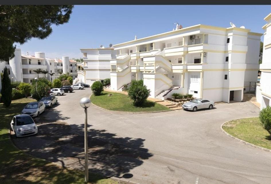 Vilamoura Garden View Apartment in Quarteira
