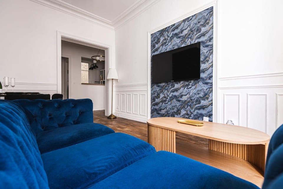Communal lounge/ TV room, TV and multimedia, Living room