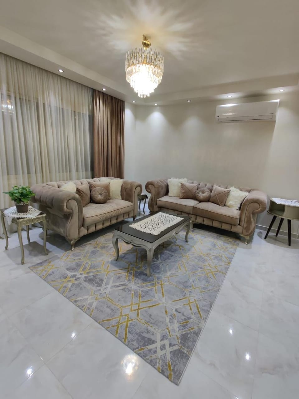 Living room, Seating area